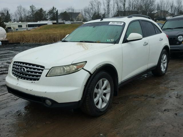 JNRAS08W74X218621 - 2004 INFINITI FX35 WHITE photo 2