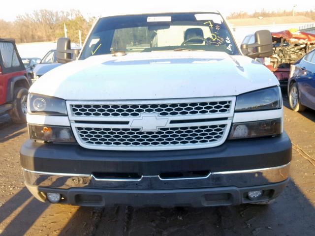 1GBHC24215E163630 - 2005 CHEVROLET SILVERADO WHITE photo 9