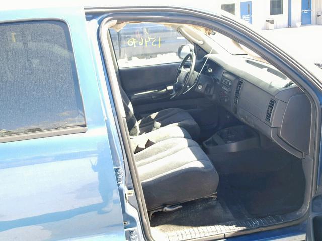 1D7HL38K24S733930 - 2004 DODGE DAKOTA QUA BLUE photo 5