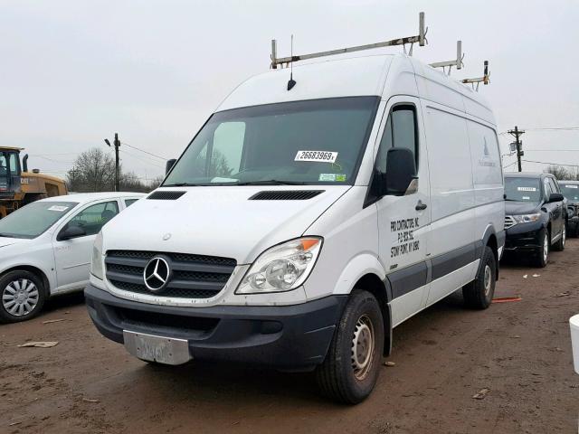 WD3PE7CD3B5595353 - 2011 MERCEDES-BENZ SPRINTER 2 WHITE photo 2