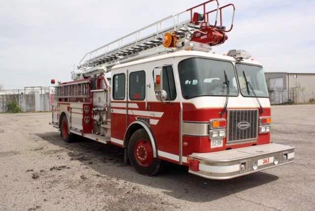 4ENBBCA88N1002072 - 1992 EMERGENCY ONE FIRETRUCK RED photo 3