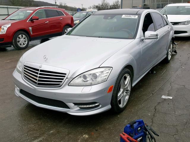 WDDNG9EBXDA514976 - 2013 MERCEDES-BENZ S550 SILVER photo 2