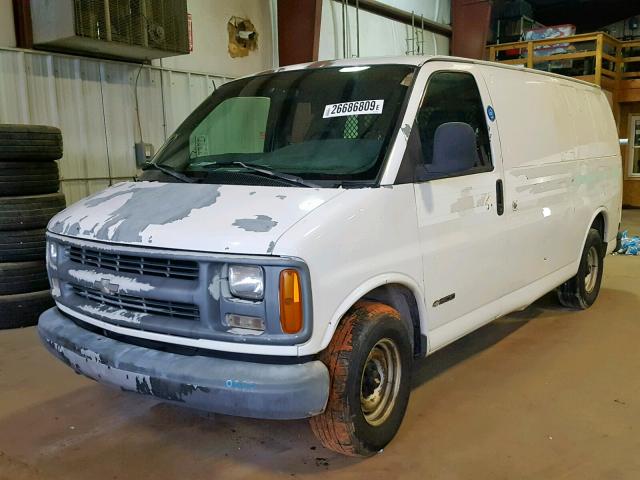 1GCEG15W8V1103589 - 1997 CHEVROLET EXPRESS G1 WHITE photo 2