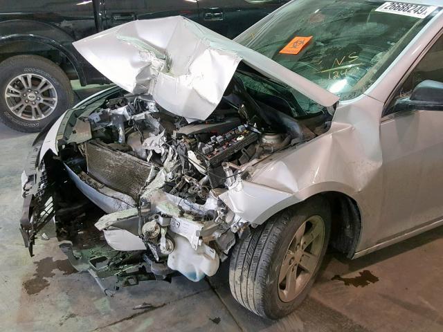 1G11B5SA1GF111240 - 2016 CHEVROLET MALIBU LIM 银色 照片 9