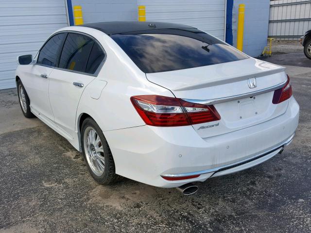 1HGCR3F95HA017927 - 2017 HONDA ACCORD TOU WHITE photo 3