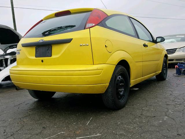 3FAFP31N95R118966 - 2005 FORD FOCUS ZX3 YELLOW photo 4