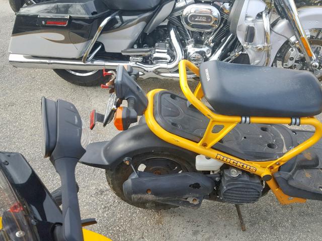 JH2AF58074K100179 - 2004 HONDA NPS50 YELLOW photo 6