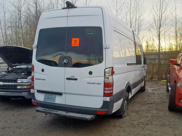 WD4PE8DC3F5997483 - 2015 MERCEDES-BENZ SPRINTER 2 WHITE photo 4