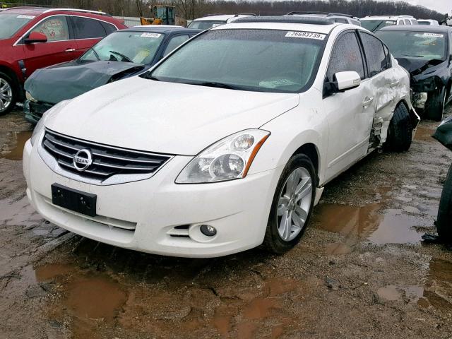 1N4BL2AP0BC147482 - 2011 NISSAN ALTIMA SR WHITE photo 2