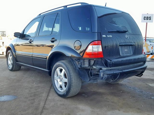 4JGAB54E73A382541 - 2003 MERCEDES-BENZ ML 320 BLACK photo 3