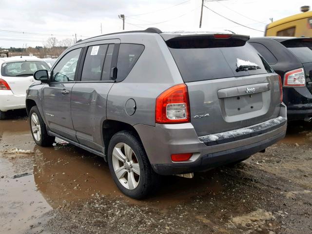 1J4NF1FB3BD240359 - 2011 JEEP COMPASS SP ნაცრისფერი ფოტო 3