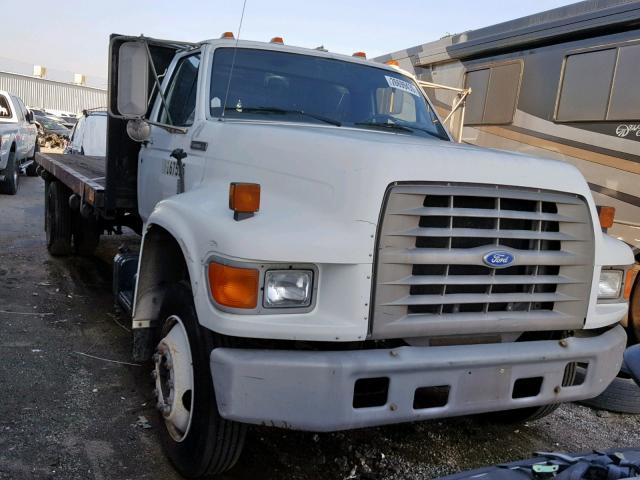 1FDNF70J2TVA19643 - 1996 FORD F700 WHITE photo 1