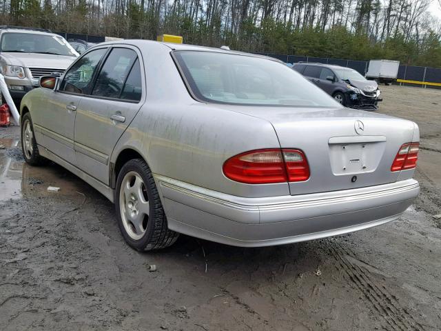 WDBJF83J71X061827 - 2001 MERCEDES-BENZ E 430 SILVER photo 3