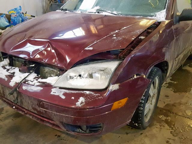 1FAHP34N26W145221 - 2006 FORD FOCUS ZX4 RED photo 9