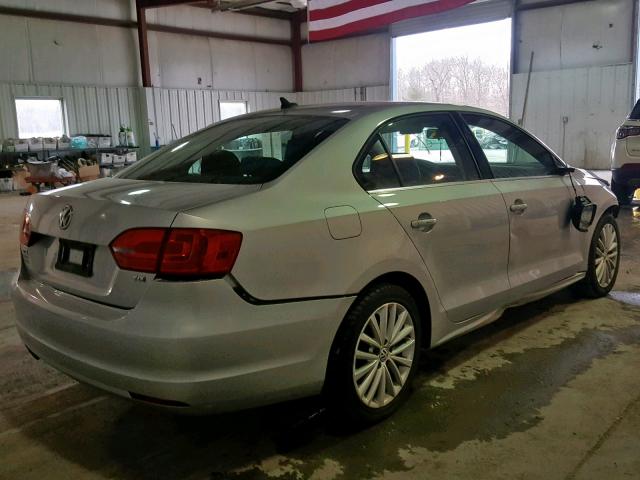 3VWLL7AJ1EM321325 - 2014 VOLKSWAGEN JETTA TDI SILVER photo 4