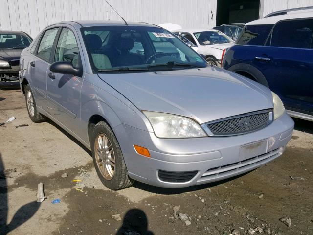 1FAFP34N85W100791 - 2005 FORD FOCUS ZX4 SILVER photo 1