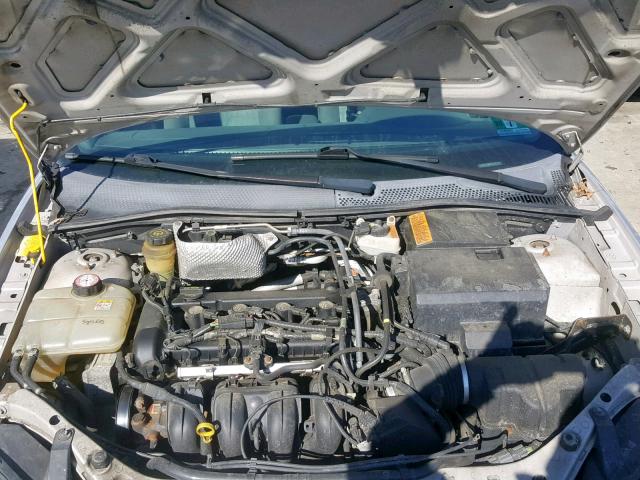 1FAFP34N85W100791 - 2005 FORD FOCUS ZX4 SILVER photo 7