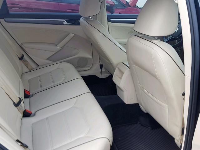 1VWDT7A34HC027882 - 2017 VOLKSWAGEN PASSAT R-L BLACK photo 6