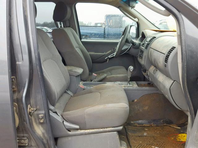 1N6AD09WX7C456271 - 2007 NISSAN FRONTIER C GRAY photo 5