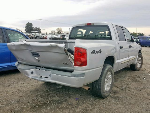 1D7HW48N55S273400 - 2005 DODGE DAKOTA QUA SILVER photo 4