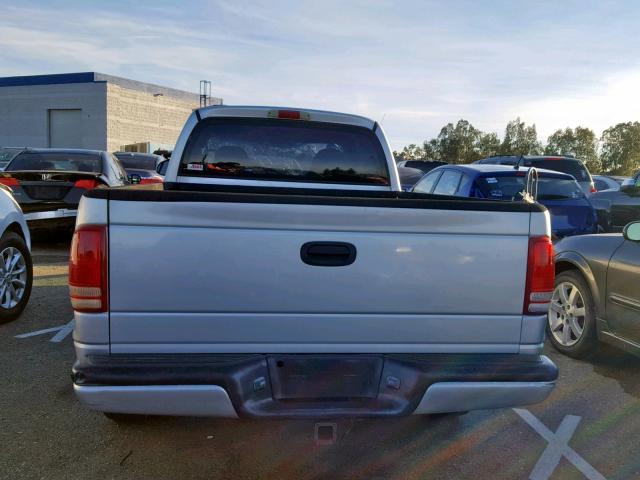 1B7GL32X32S602318 - 2002 DODGE DAKOTA SPO SILVER photo 9