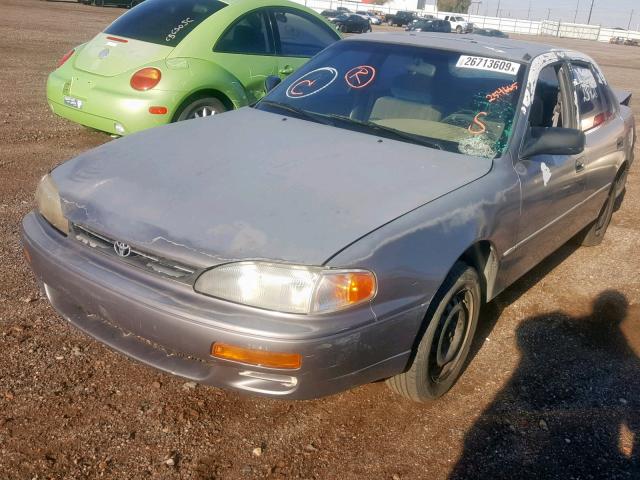 JT2BG12K0T0375571 - 1996 TOYOTA CAMRY DX GRAY photo 2