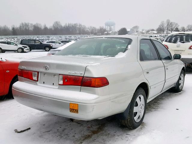 JT2BG22K1Y0447102 - 2000 TOYOTA CAMRY CE SILVER photo 4