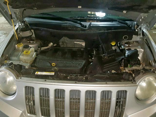 1J8FF47W98D525632 - 2008 JEEP COMPASS SP 银色 照片 7