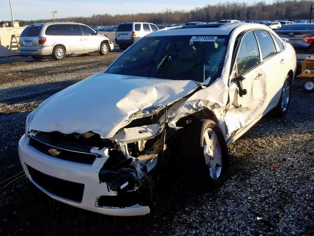 2G1WD58C881329239 - 2008 CHEVROLET IMPALA SUP Ақ фото 2