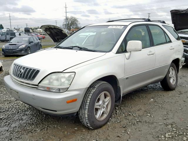 JTJHF10U120259347 - 2002 LEXUS RX 300 WHITE photo 2