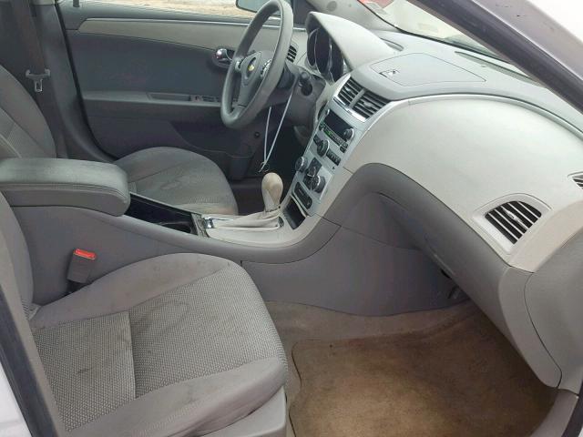 1G1ZC5EB3AF130321 - 2010 CHEVROLET MALIBU 1LT WHITE photo 5