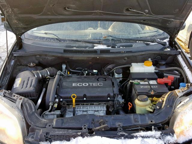 KL1TD56E49B625060 - 2009 CHEVROLET AVEO LS GRAY photo 7