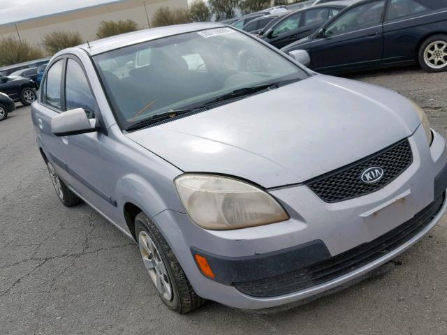 KNADE123566063937 - 2006 KIA RIO SILVER photo 1