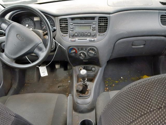 KNADE123566063937 - 2006 KIA RIO SILVER photo 9