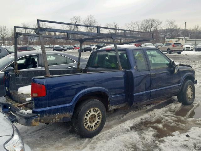 1GTDT19W318224372 - 2001 GMC SONOMA BLUE photo 4