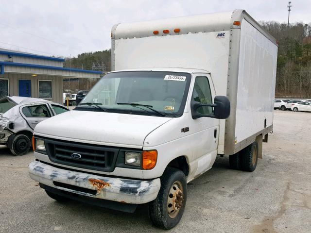 1FDWE35L05HA76595 - 2005 FORD E350 WHITE photo 2