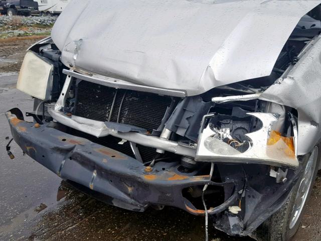 1GKDT13S662266619 - 2006 GMC ENVOY SILVER photo 9