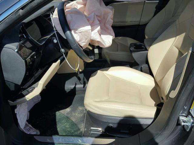 5YJSA1E27GF133677 - 2016 TESLA MODEL S Մոխրագույն լուսանկար 5