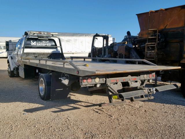 3FDNX65Y22MA02590 - 2002 FORD F650 SUPER WHITE photo 3