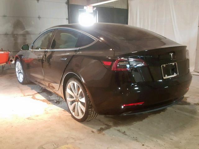 5YJ3E1EBXJF171095 - 2018 TESLA MODEL 3 BLACK photo 3