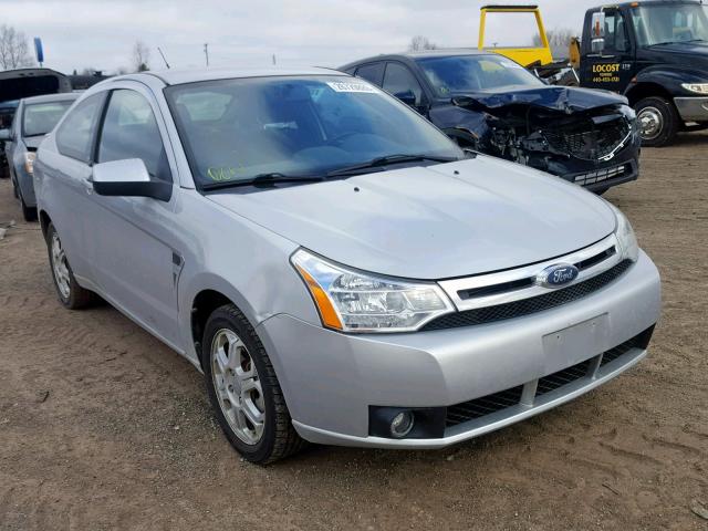 1FAHP33N48W153602 - 2008 FORD FOCUS SE SILVER photo 1