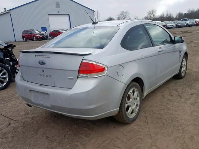 1FAHP33N48W153602 - 2008 FORD FOCUS SE SILVER photo 4