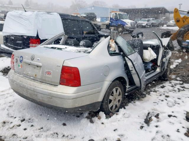 WVWPD63B0XE460128 - 1999 VOLKSWAGEN PASSAT GLX 银色 照片 4