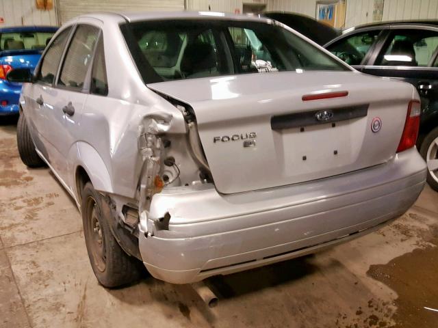 1FAFP34N57W323793 - 2007 FORD FOCUS ZX4 SILVER photo 3