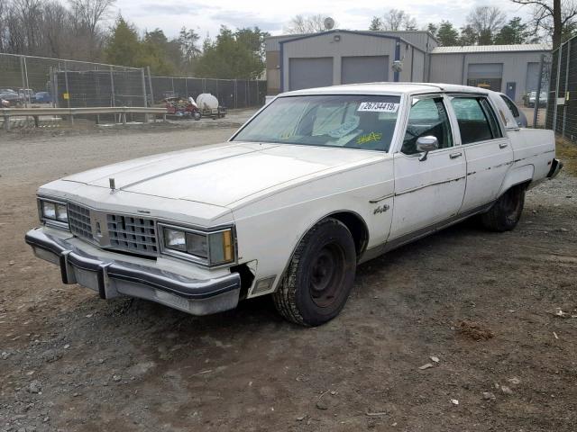 1G3AX69Y3BM181330 - 1981 OLDSMOBILE 98 REGENCY WHITE photo 2