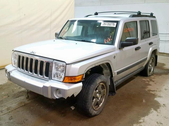 1J8HG48N26C230645 - 2006 JEEP COMMANDER SILVER photo 2