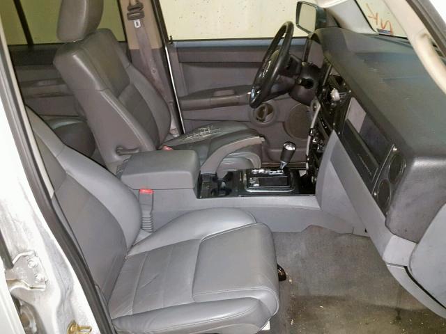 1J8HG48N26C230645 - 2006 JEEP COMMANDER SILVER photo 5