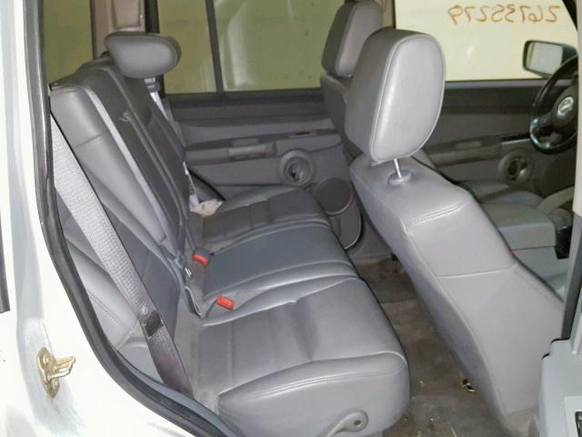 1J8HG48N26C230645 - 2006 JEEP COMMANDER SILVER photo 6