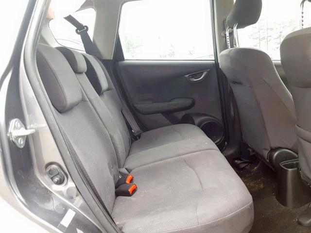 JHMGE8H30DC065592 - 2013 HONDA FIT GRAY photo 6