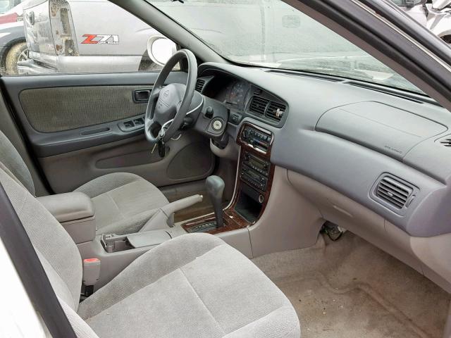 1N4DL01D61C210120 - 2001 NISSAN ALTIMA XE WHITE photo 5